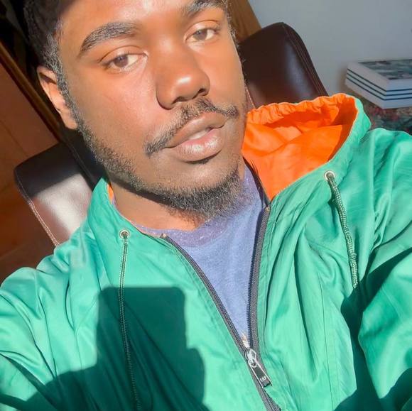 Meet your Posher, Julian - Picture 1 of 1